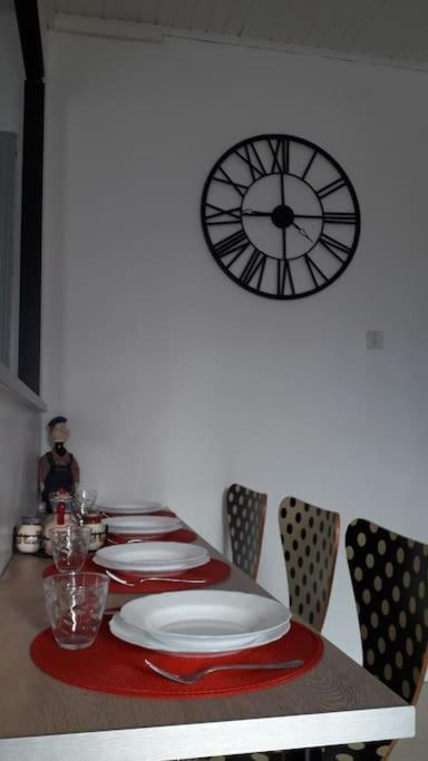 Bel Appartement Au Coeur De La Cite Medievale Sommières Екстериор снимка