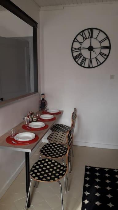 Bel Appartement Au Coeur De La Cite Medievale Sommières Екстериор снимка